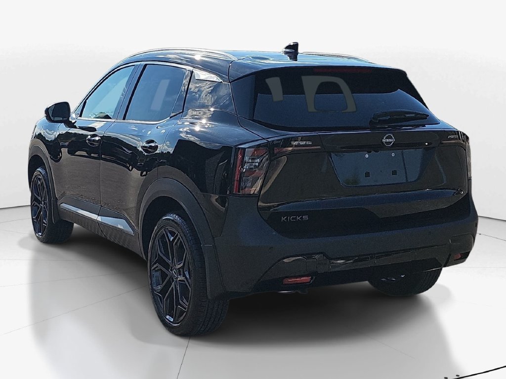 New 2027 Nissan Kicks SR w/ Cold Weather Package FWD image 8