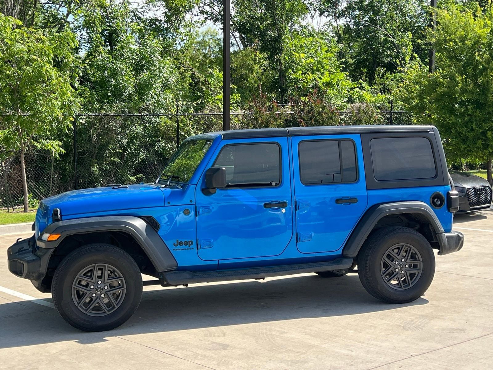 Used 2024 Jeep Wrangler Unlimited Sport AWD/4WD image 6