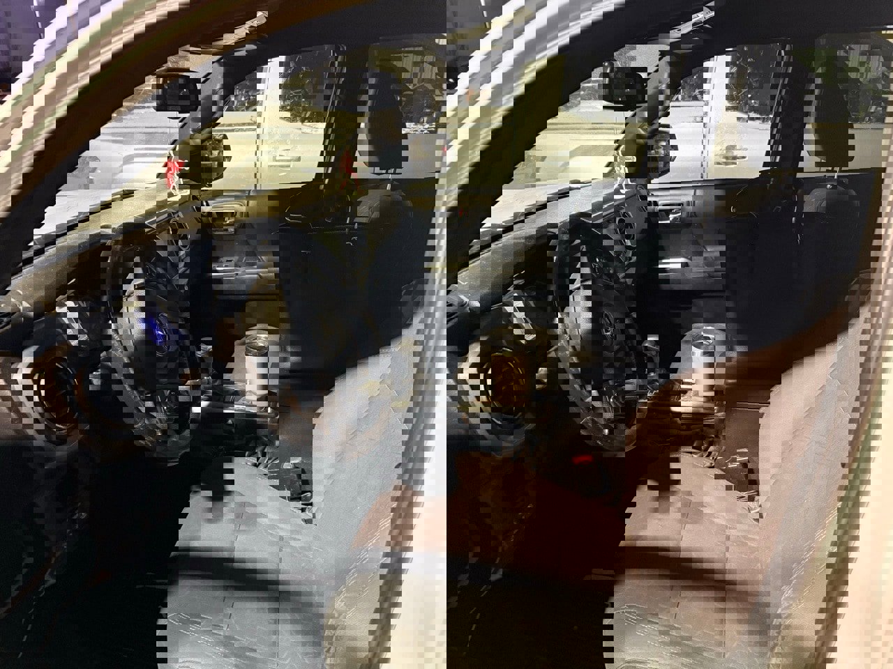 Used 2017 Toyota Tacoma TRD Sport w/ Tow Package image 4