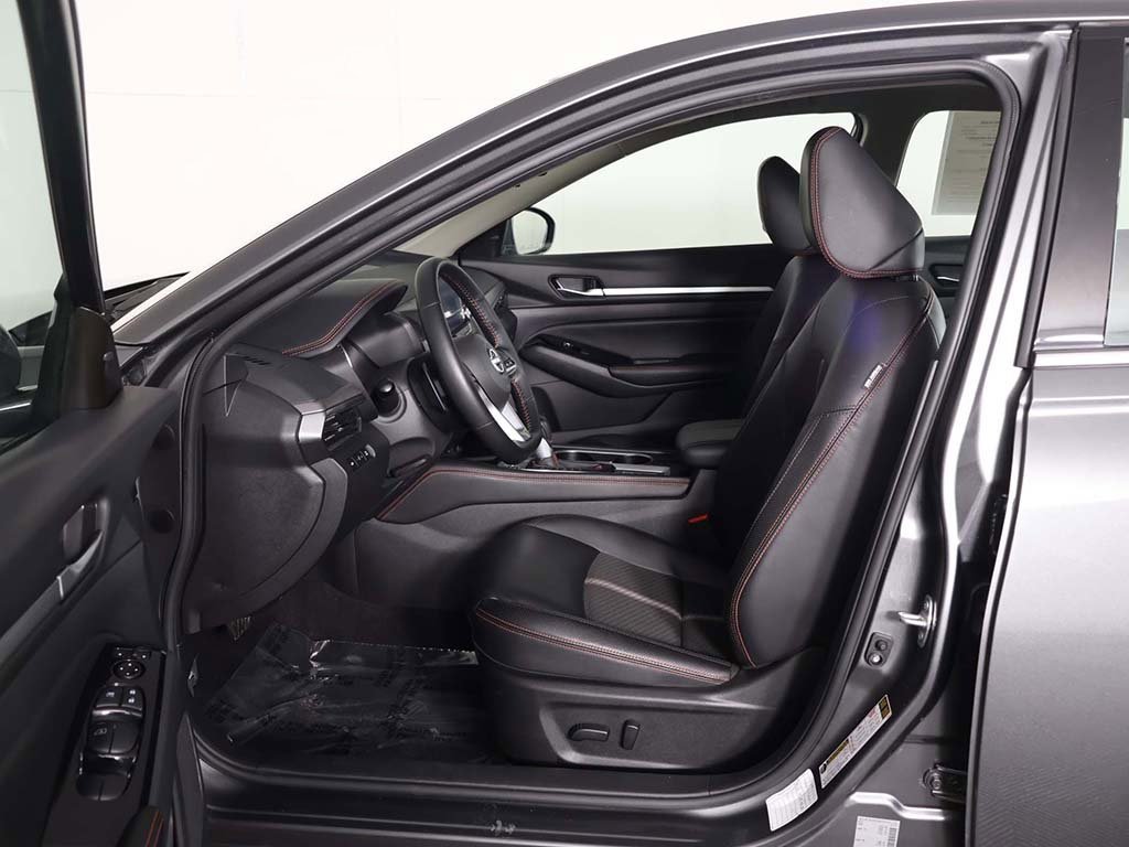 Used 2025 Nissan Altima 2.5 SR image 25