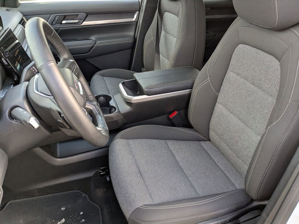 Used 2025 GMC Terrain Elevation image 17