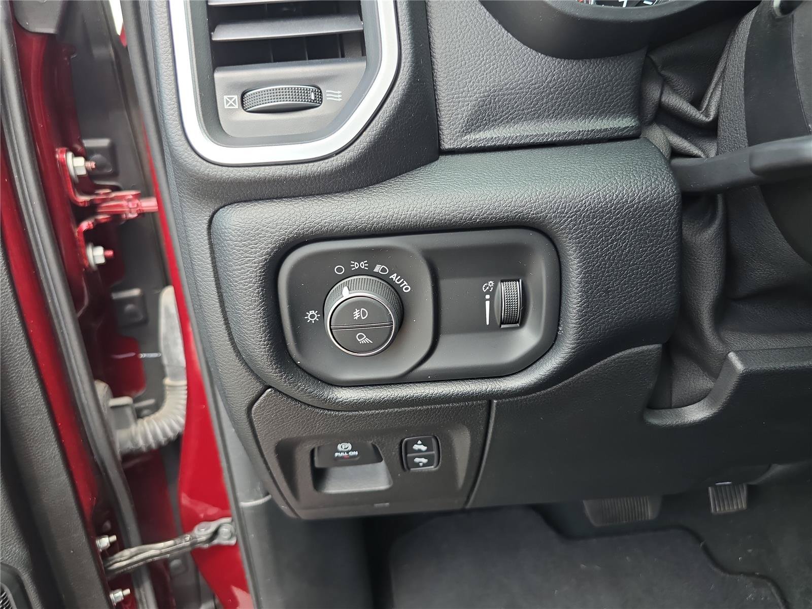 Used 2021 RAM 1500 Big Horn AWD/4WD image 34
