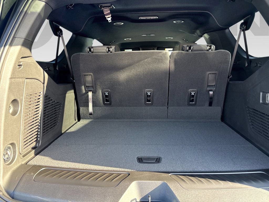 New 2026 Chevrolet Suburban LS RWD image 26