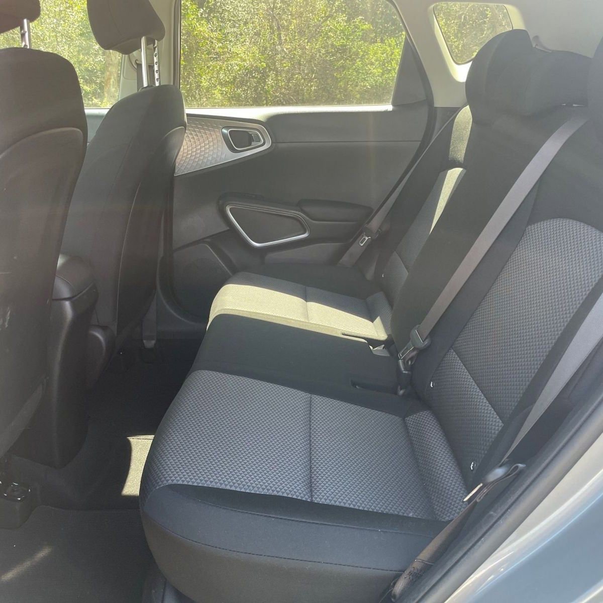 Used 2025 Kia Soul LX w/ LX Technology Package FWD image 21