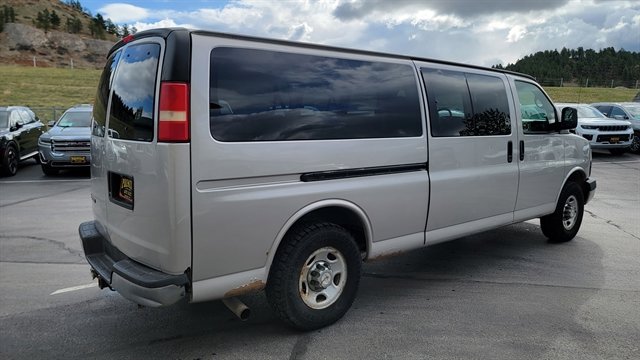 Used 2007 Chevrolet Express 3500 Extended Passenger w/ LT Preferred Equipment Group RWD image 5