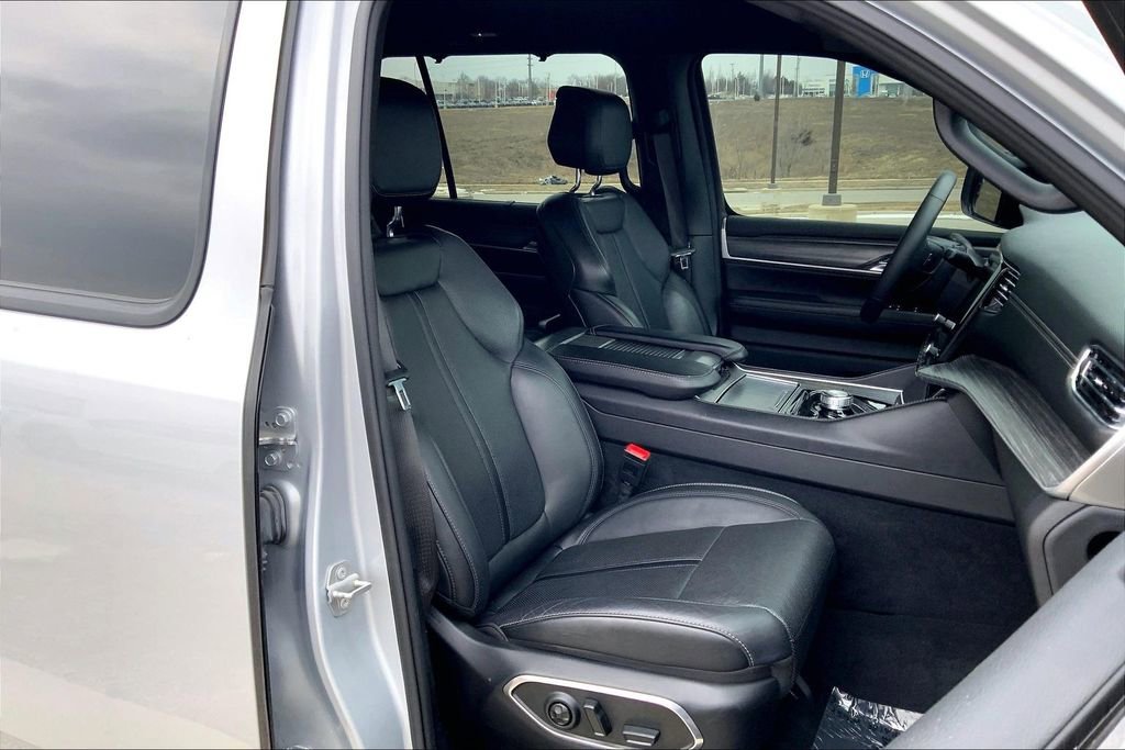 Used 2023 Jeep Wagoneer Series II image 22