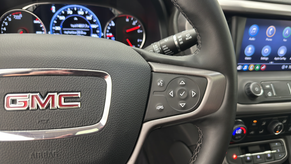 Used 2023 GMC Acadia AT4 w/ Technology Package AWD/4WD image 21