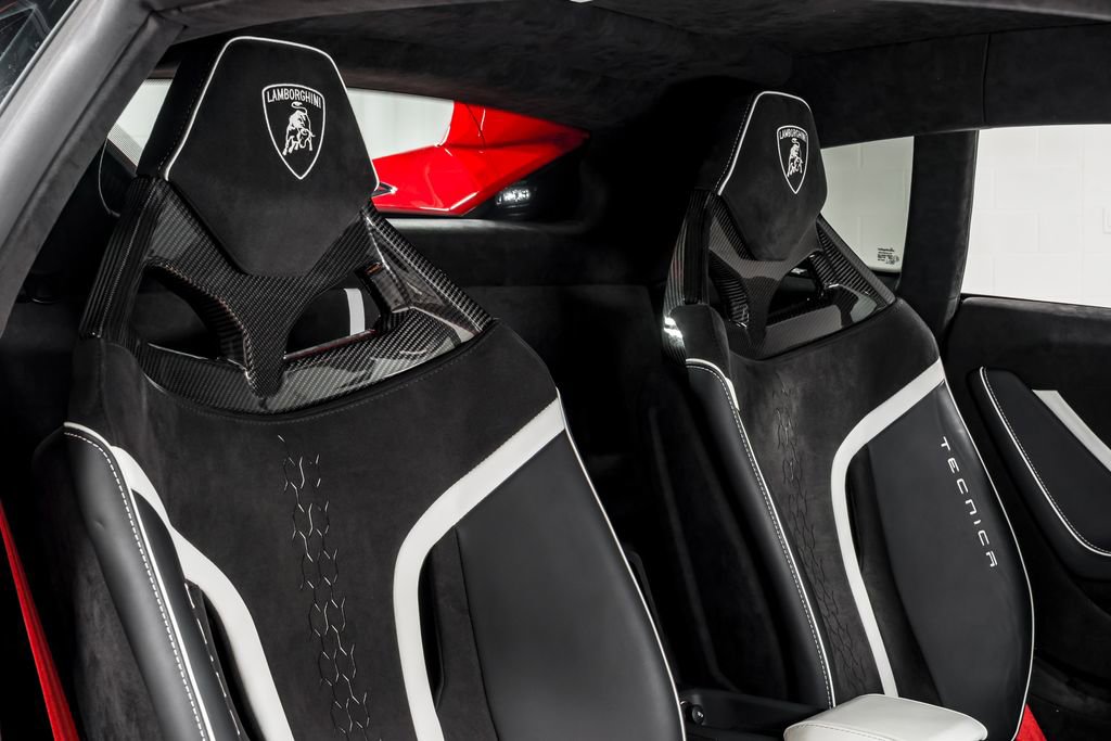 Used 2023 Lamborghini Huracan Tecnica image 35