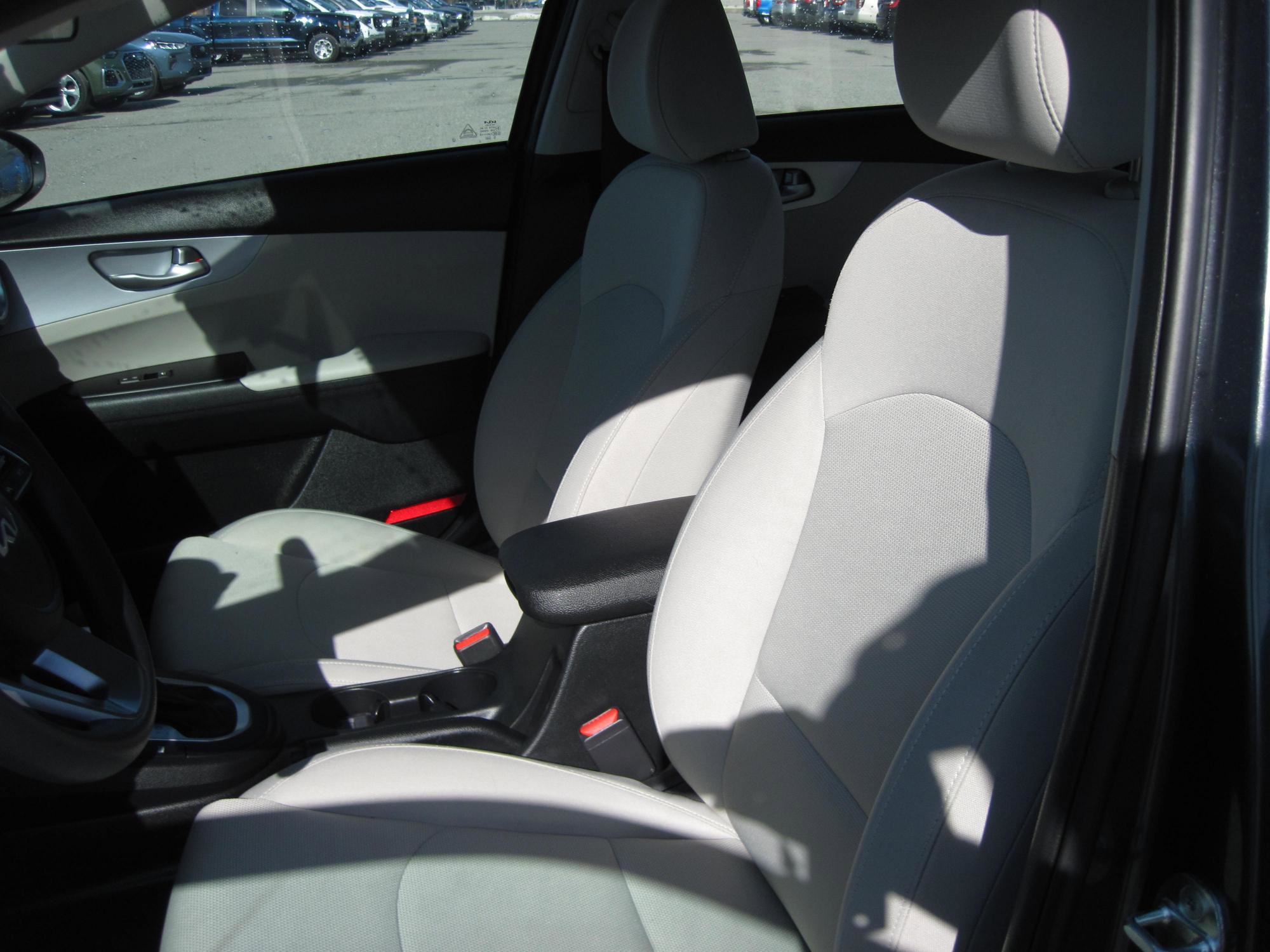 Used 2023 Kia Forte LXS image 10