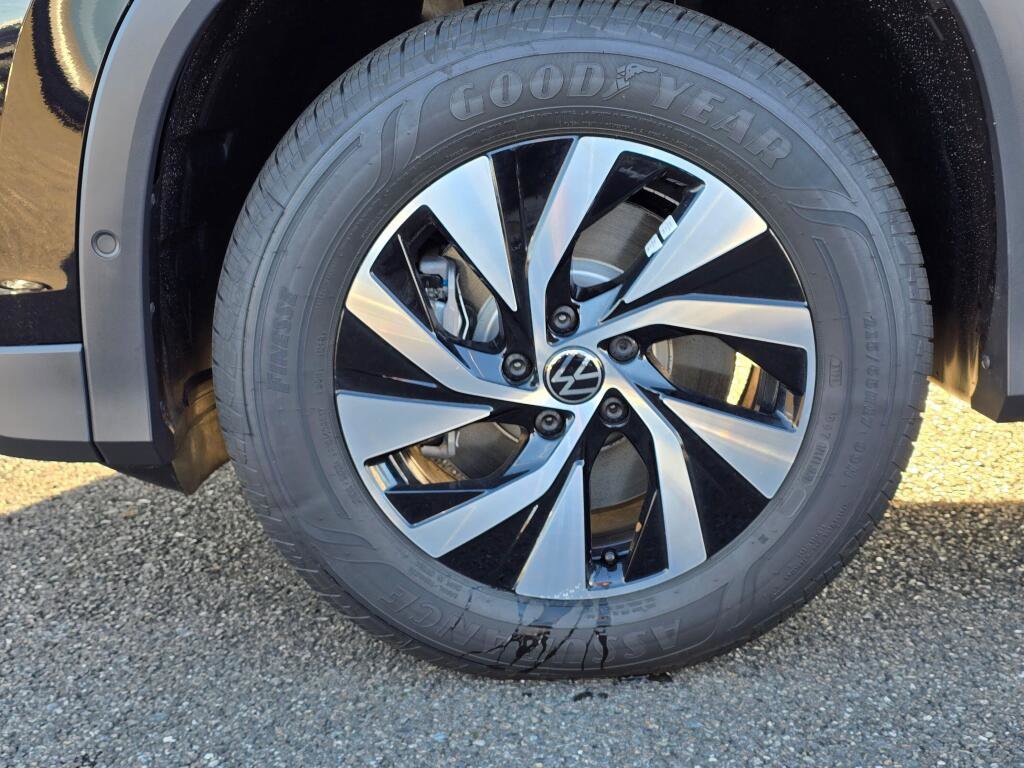 New 2026 Volkswagen Tiguan S AWD/4WD image 11