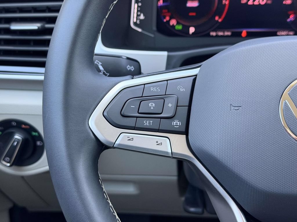 Used 2023 Volkswagen Atlas SE AWD/4WD image 8