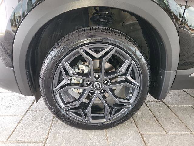 Certified 2025 Nissan Kicks SR FWD image 30