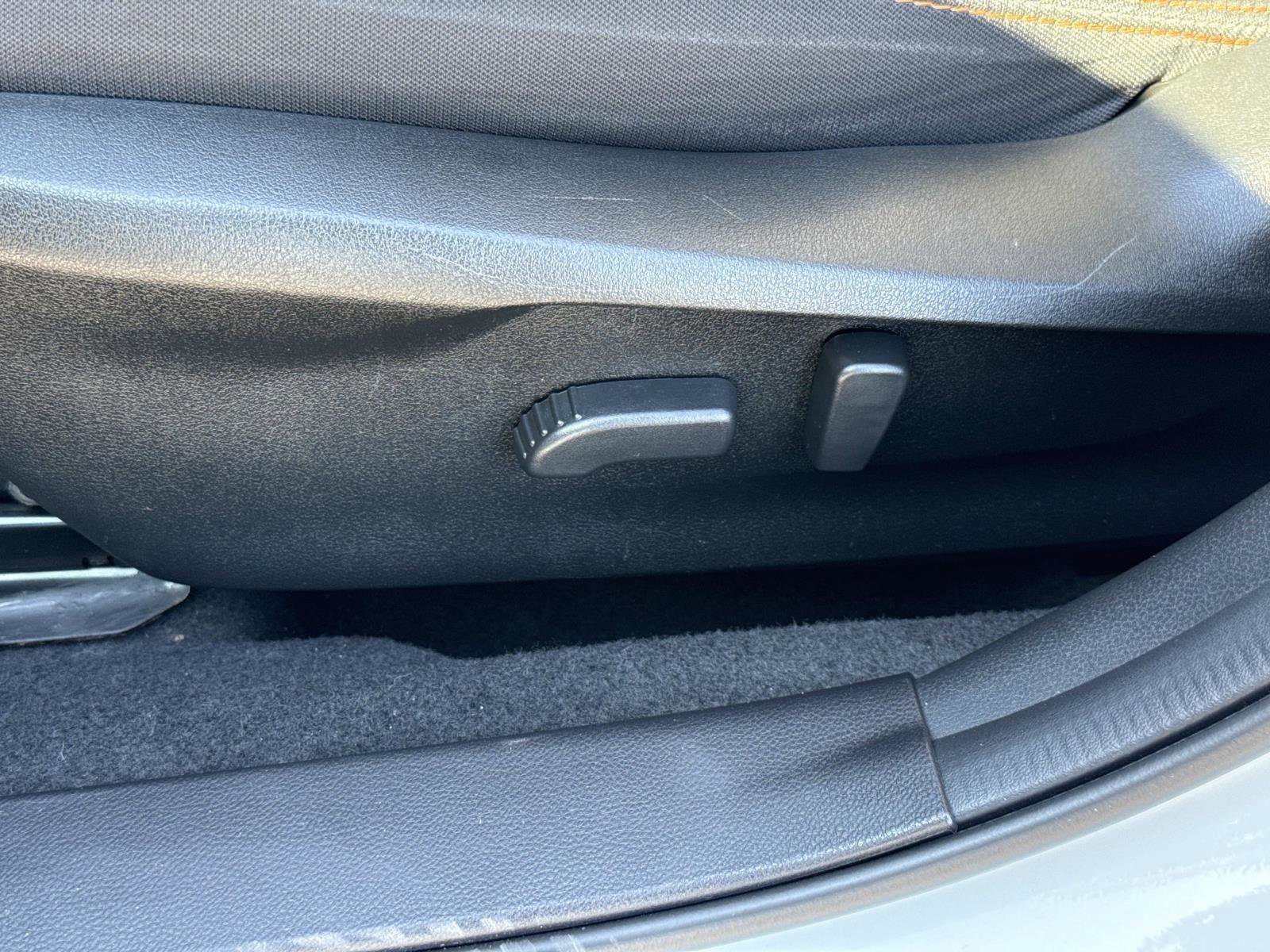 Used 2023 Subaru Crosstrek 2.0i Premium image 17