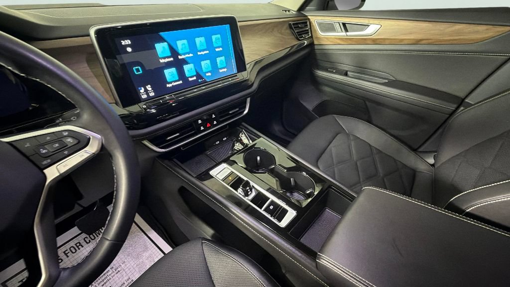 Used 2024 Volkswagen Atlas SE FWD image 19