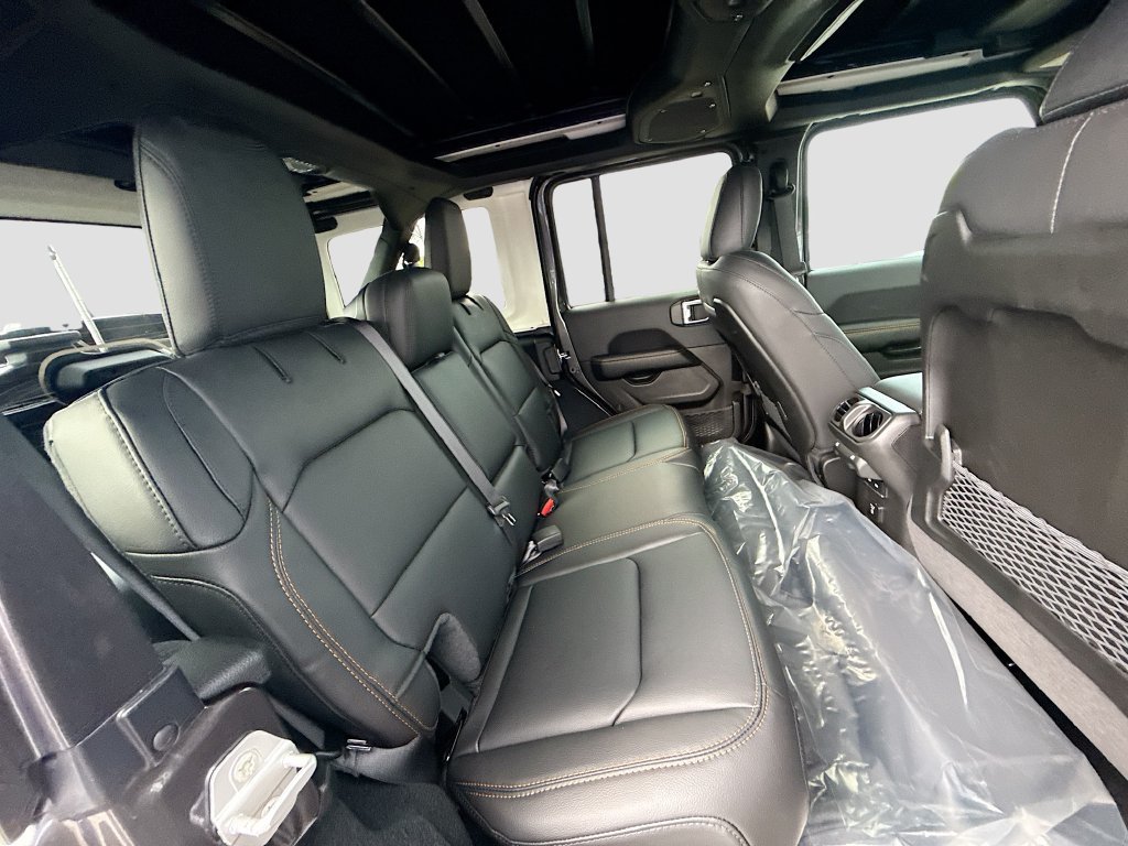 New 2027 Jeep Wrangler Unlimited Sahara AWD/4WD image 31