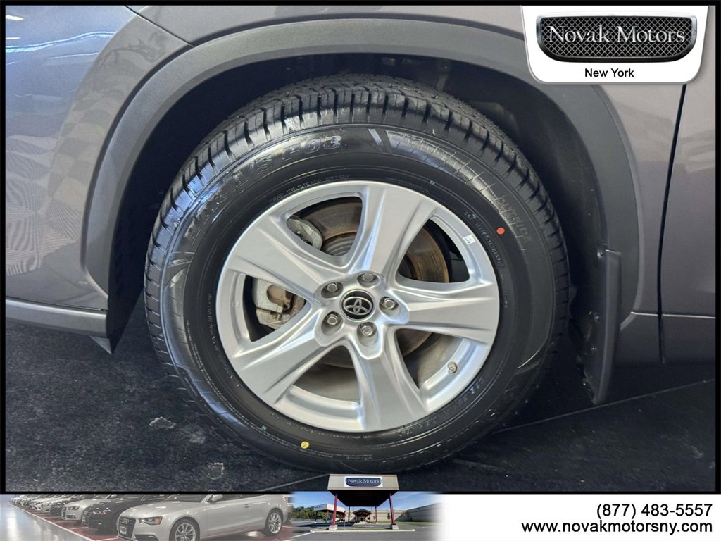 Used 2022 Toyota Highlander L image 10