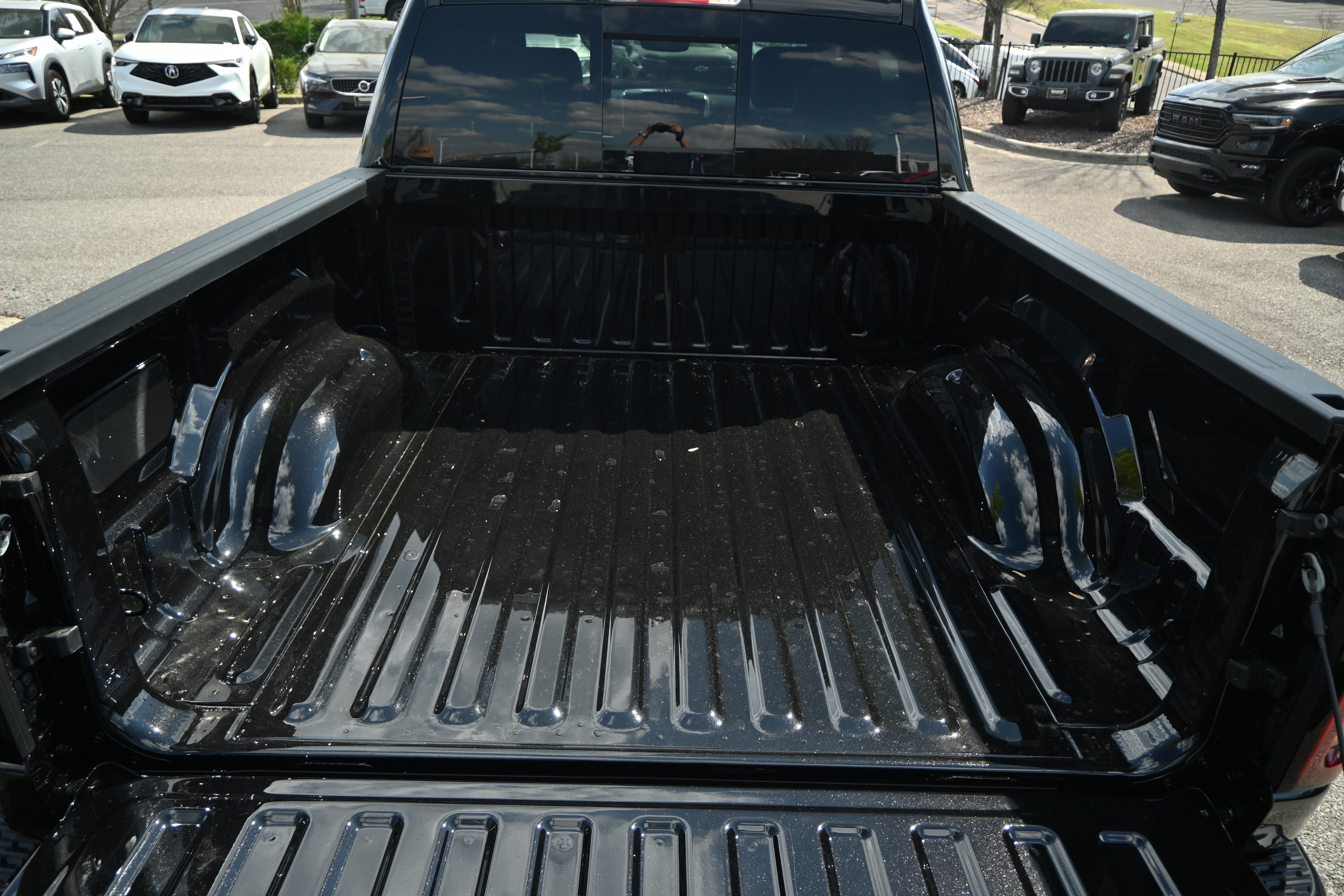New 2026 RAM 1500 Laramie w/ Night Edition AWD/4WD image 32