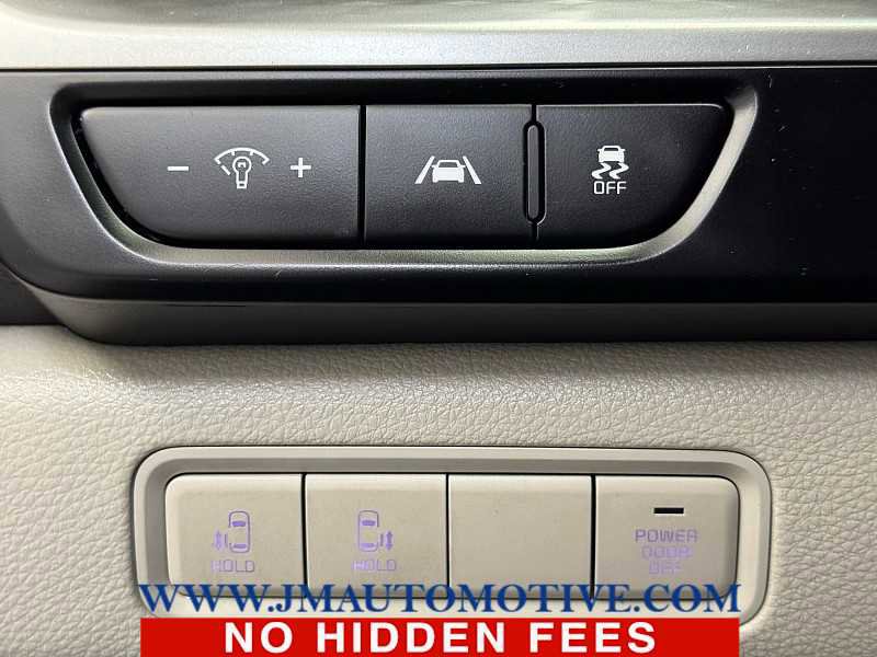 Used 2024 Kia Carnival LX image 36