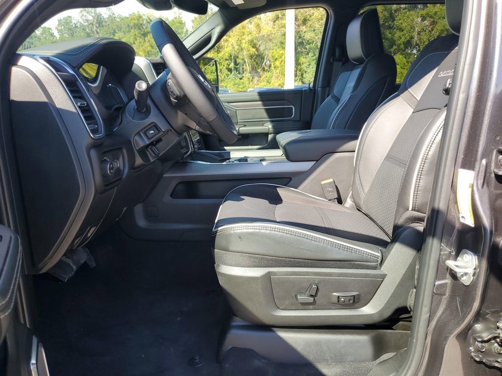 New 2025 RAM 2500 Laramie AWD/4WD image 17
