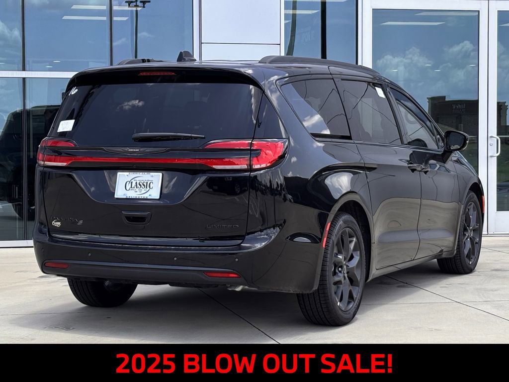 New 2025 Chrysler Pacifica Limited w/ Uconnect Theater Family Group FWD image 4