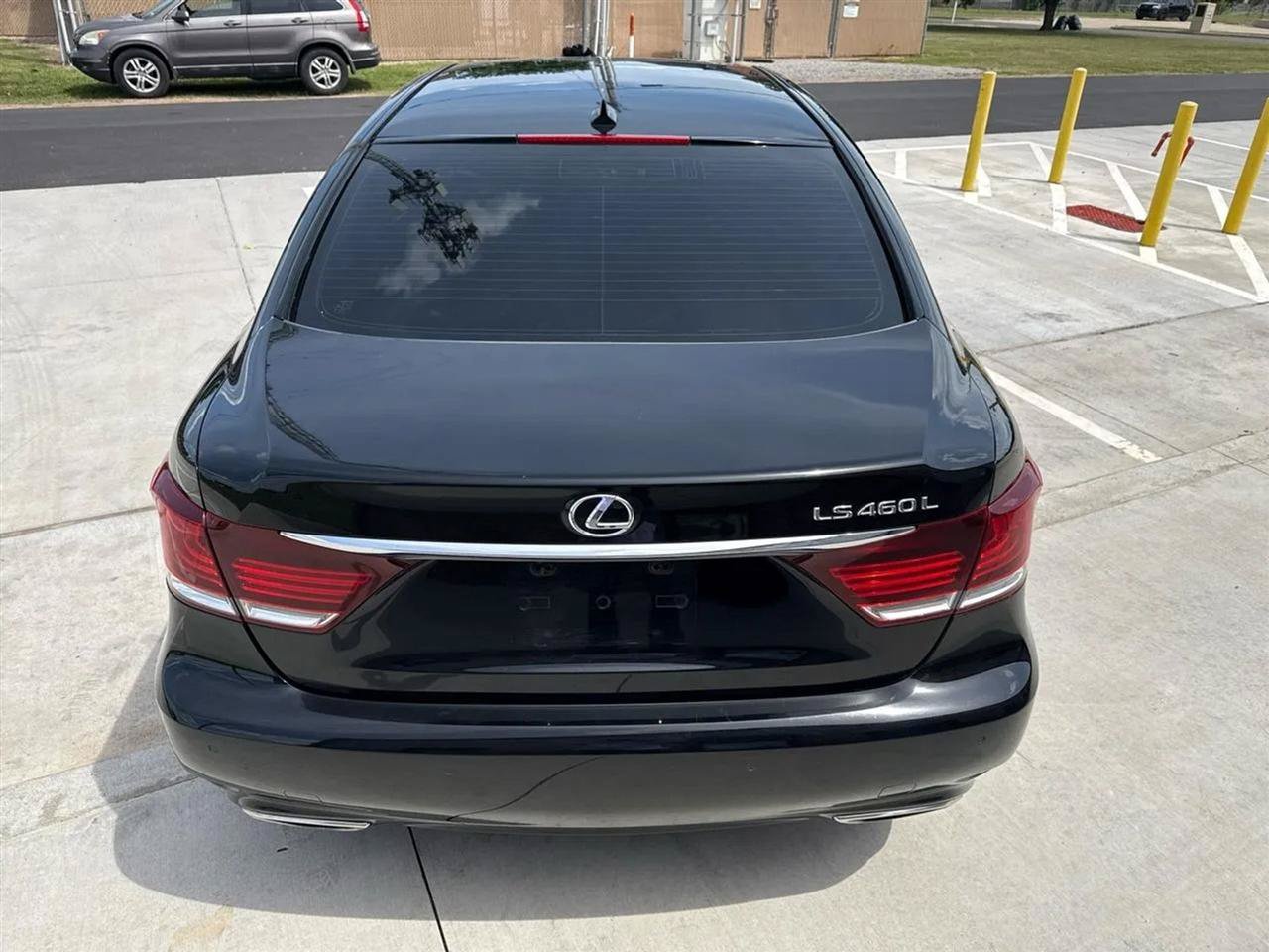 Used 2013 Lexus LS 460 L w/ Preferred Accessory Package RWD image 11