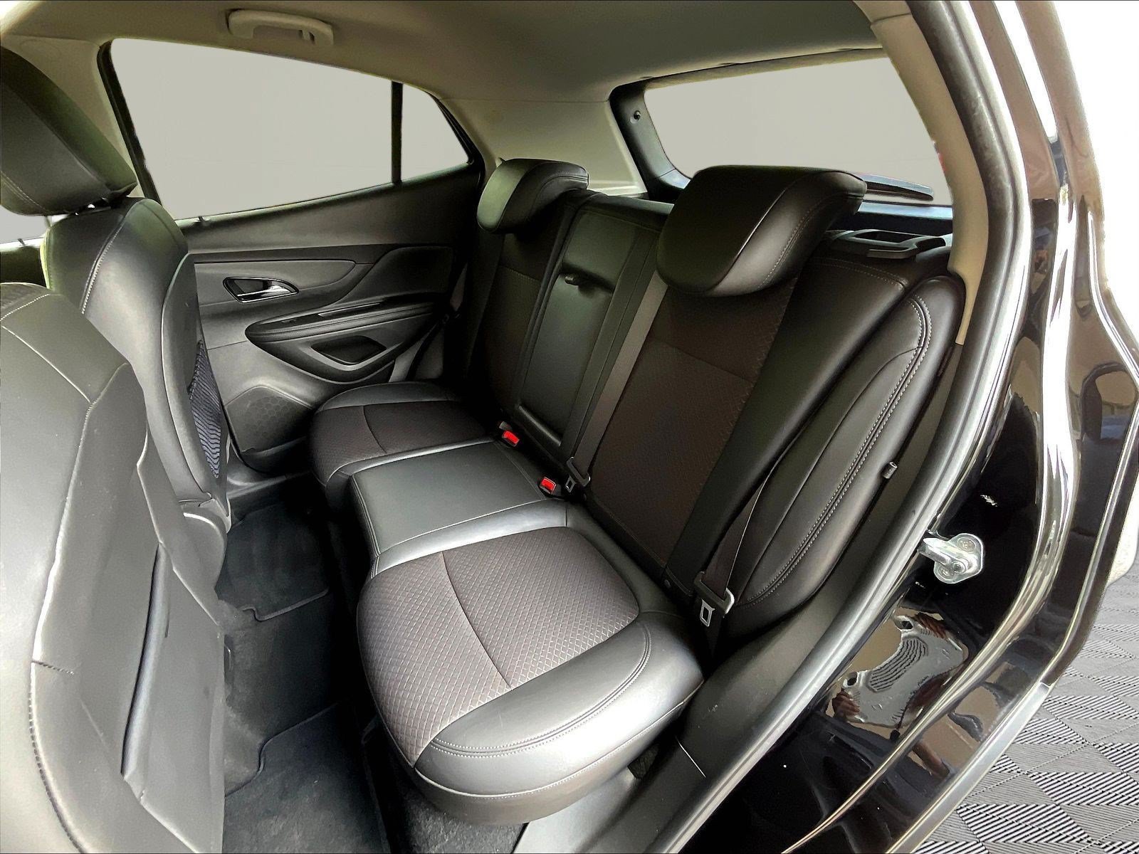 Used 2021 Buick Encore Preferred w/ Safety Package FWD image 21