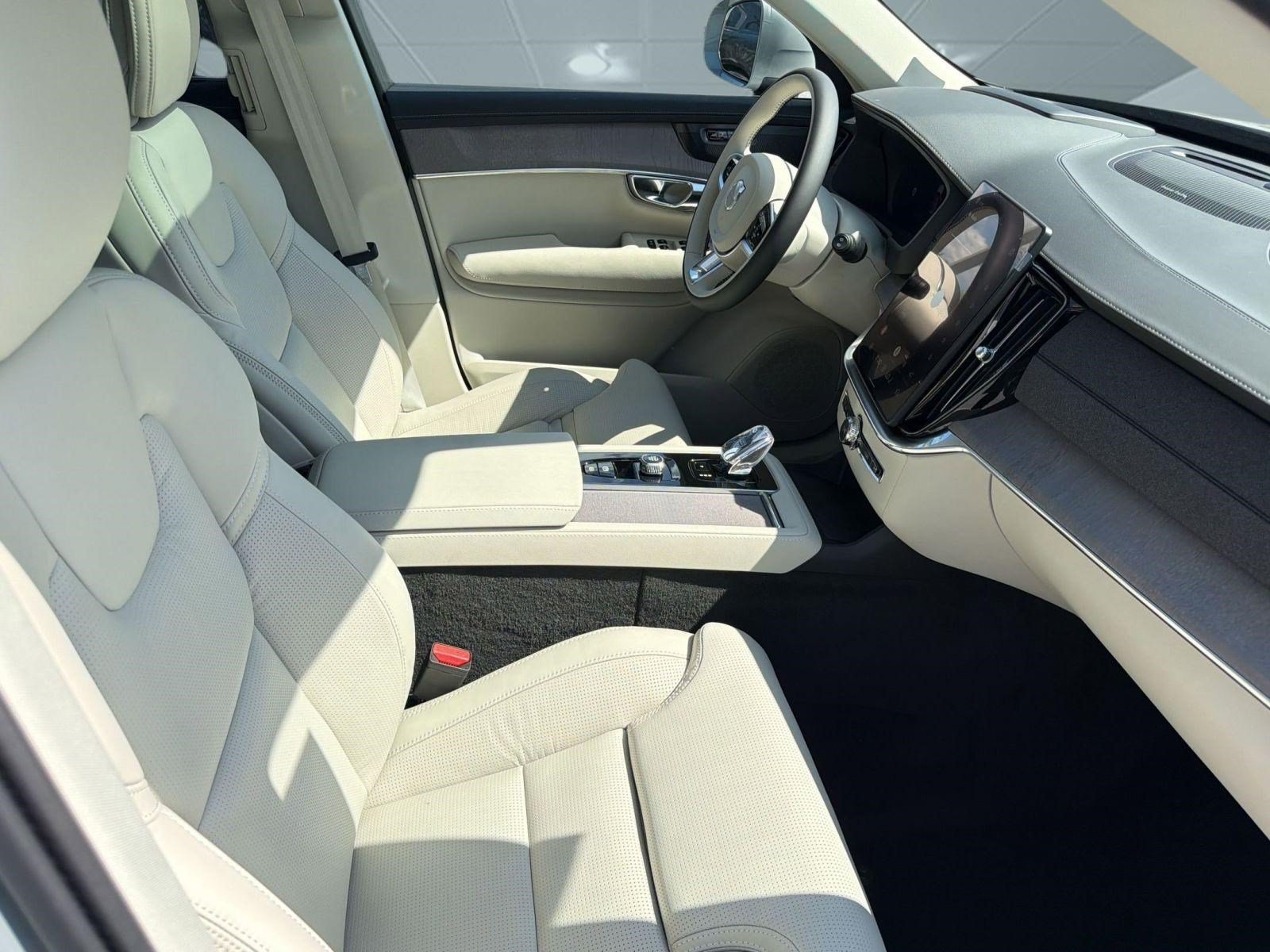 New 2026 Volvo XC90 B6 Ultra w/ Protection Package AWD/4WD image 30