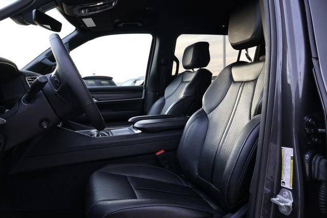 Used 2024 Jeep Wagoneer Series III image 8