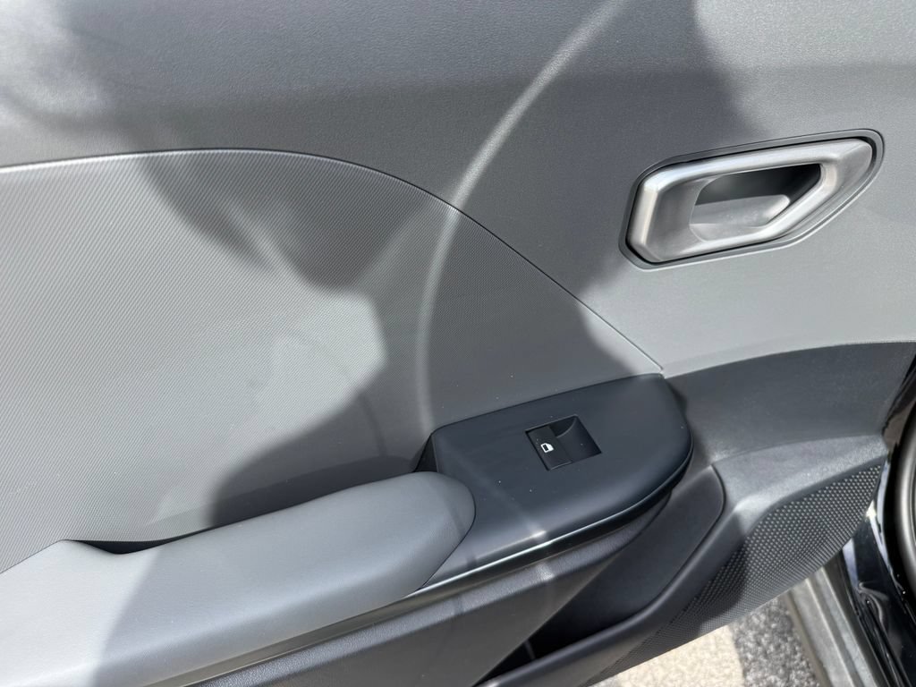 Used 2025 Kia K4 FWD image 28
