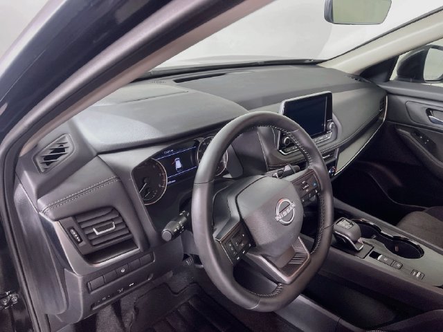 Used 2026 Nissan Rogue SV FWD image 10