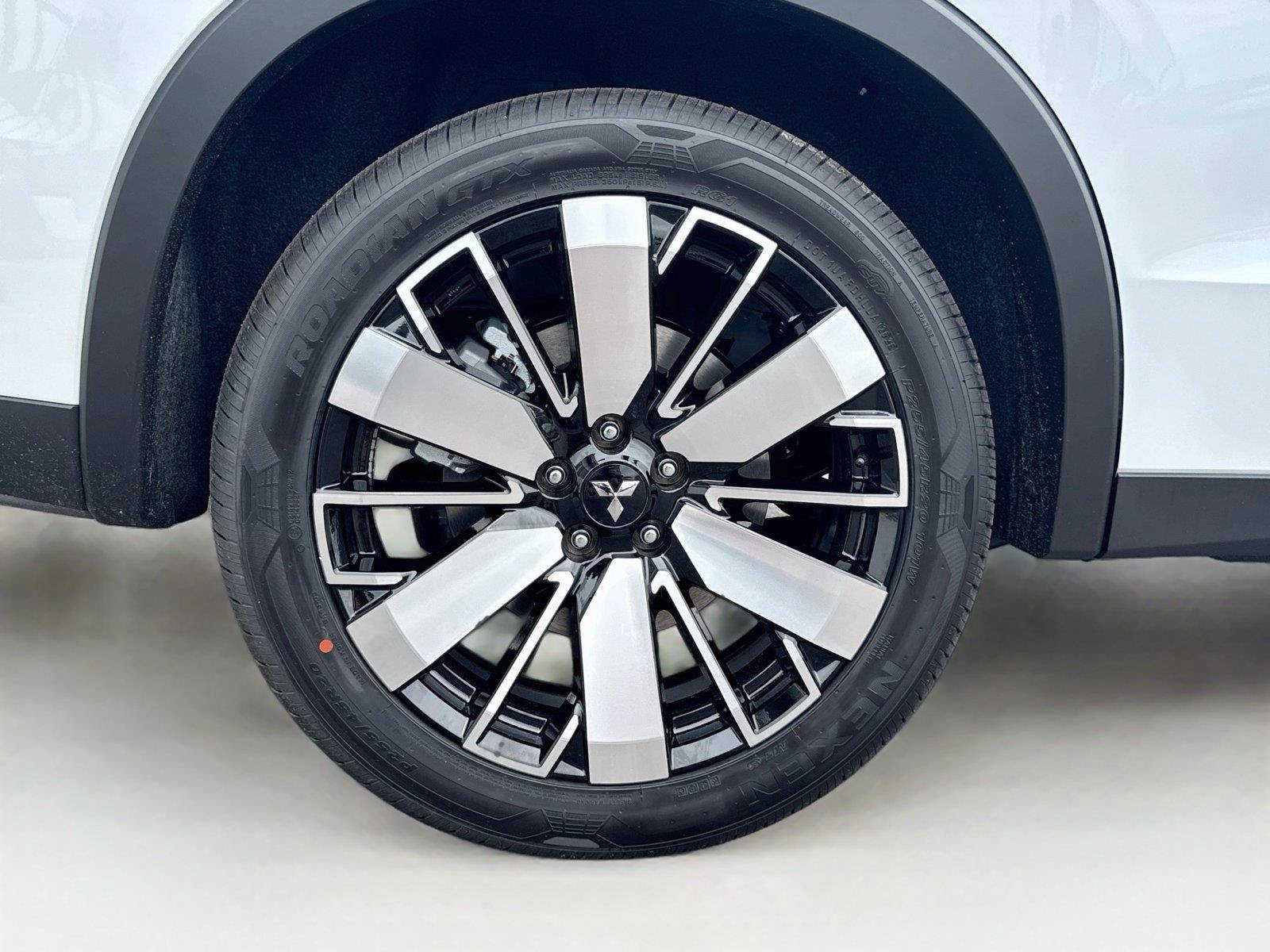 New 2026 Mitsubishi Outlander SE FWD image 38
