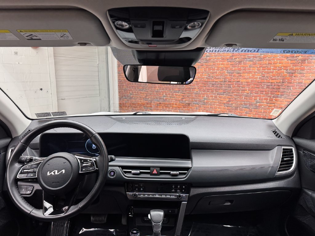 Used 2025 Kia Seltos EX w/ EX Sunroof Package AWD/4WD image 13