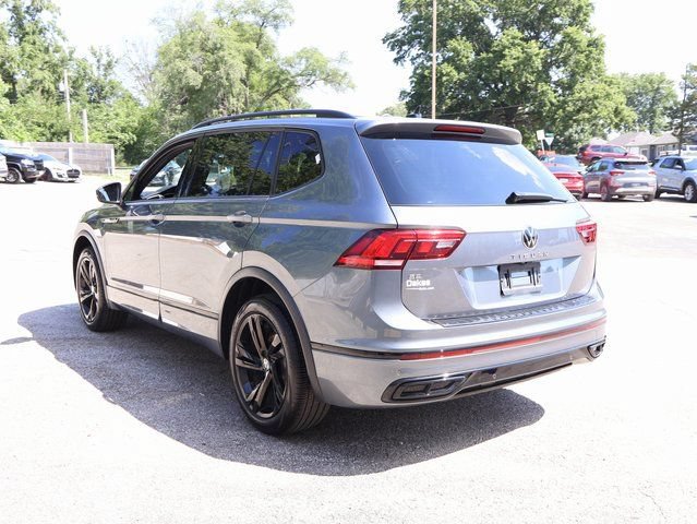 Used 2024 Volkswagen Tiguan SE R-Line FWD image 4