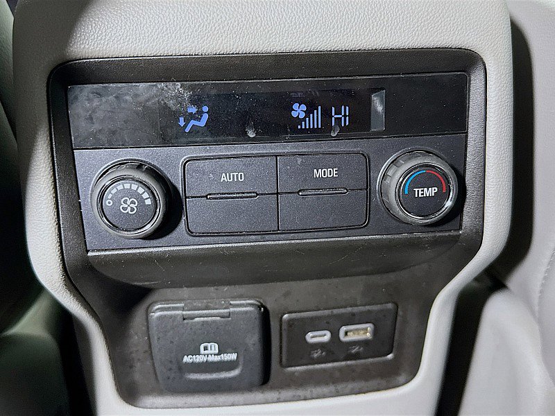 Used 2023 GMC Acadia SLT image 25