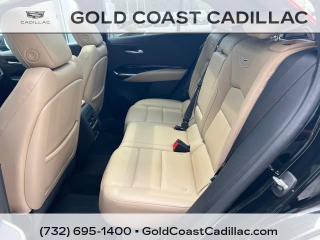Used 2024 Cadillac XT4 Luxury w/ Cold Weather Package FWD image 15