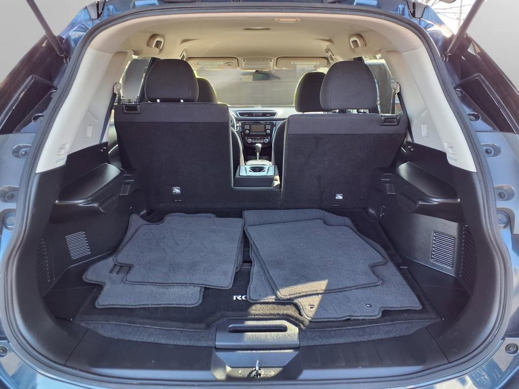 Used 2016 Nissan Rogue SV image 26