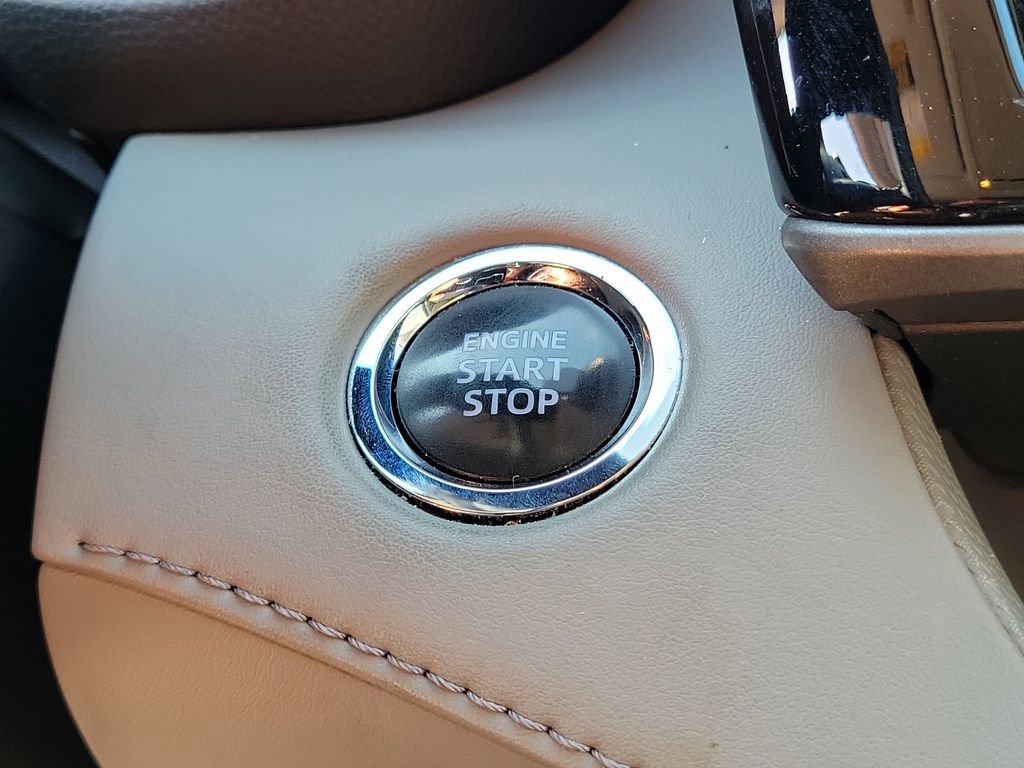 Used 2022 Toyota Highlander LE image 30