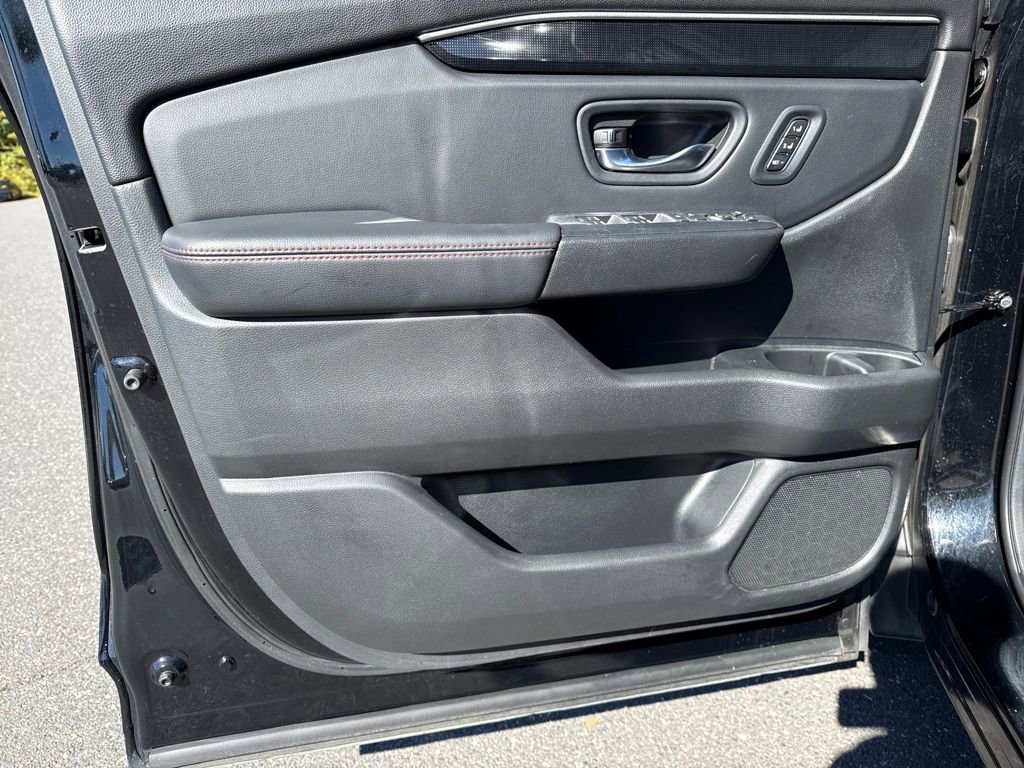 Used 2025 Honda Pilot Black Edition image 10