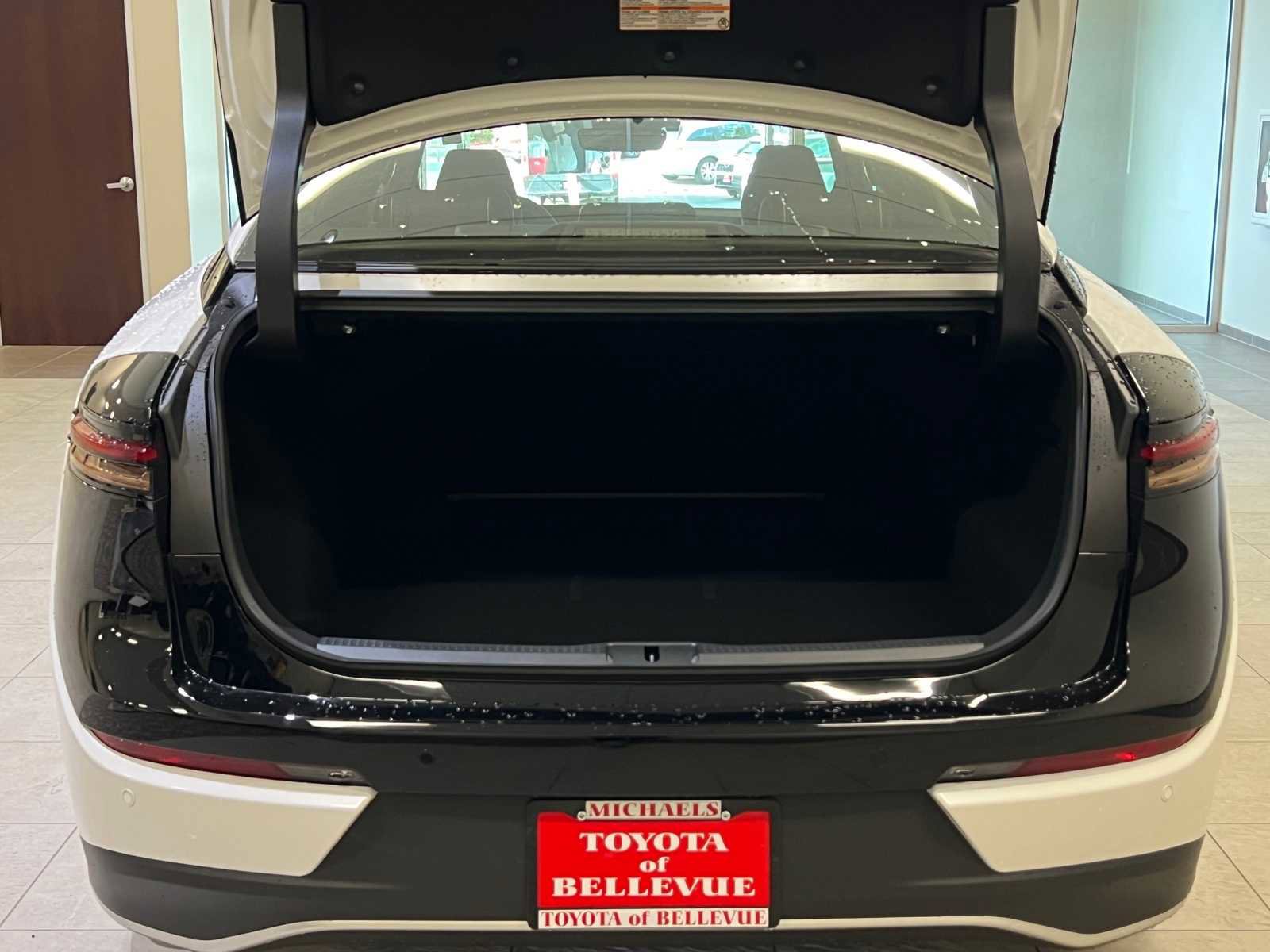 New 2026 Toyota Crown Platinum image 31