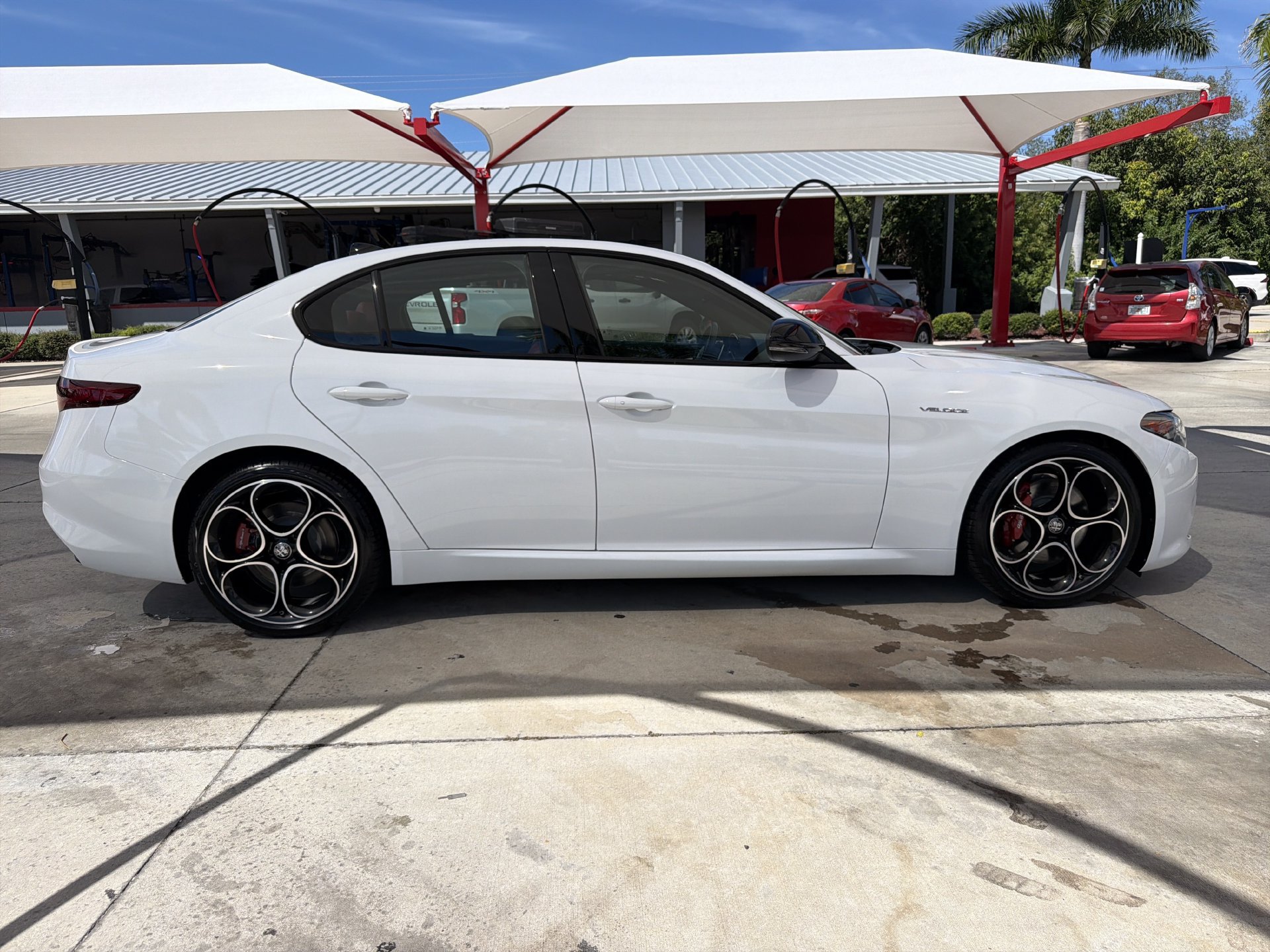 Used 2022 Alfa Romeo Giulia Veloce RWD image 3