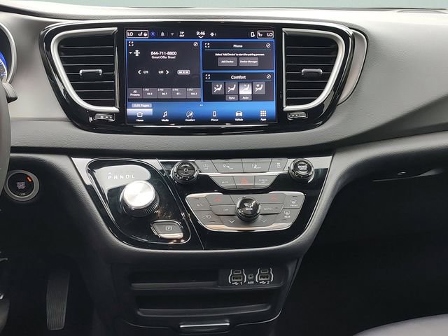 Used 2025 Chrysler Pacifica Select FWD image 13
