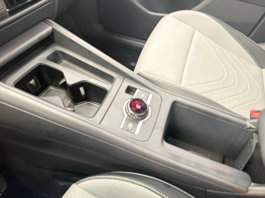 Certified 2026 Volkswagen Tiguan SE R-Line AWD/4WD image 17