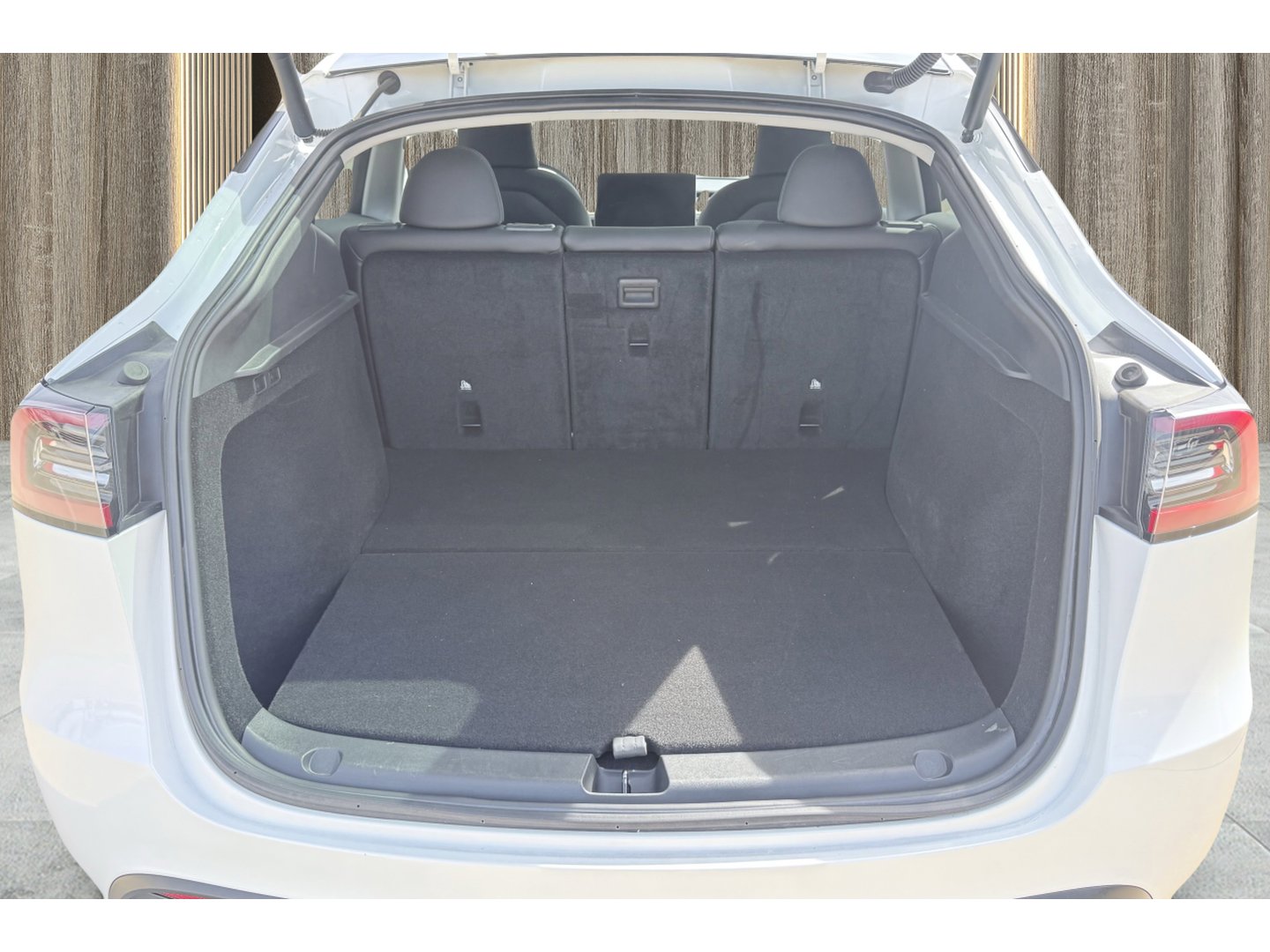 Used 2023 Tesla Model Y Long Range image 10