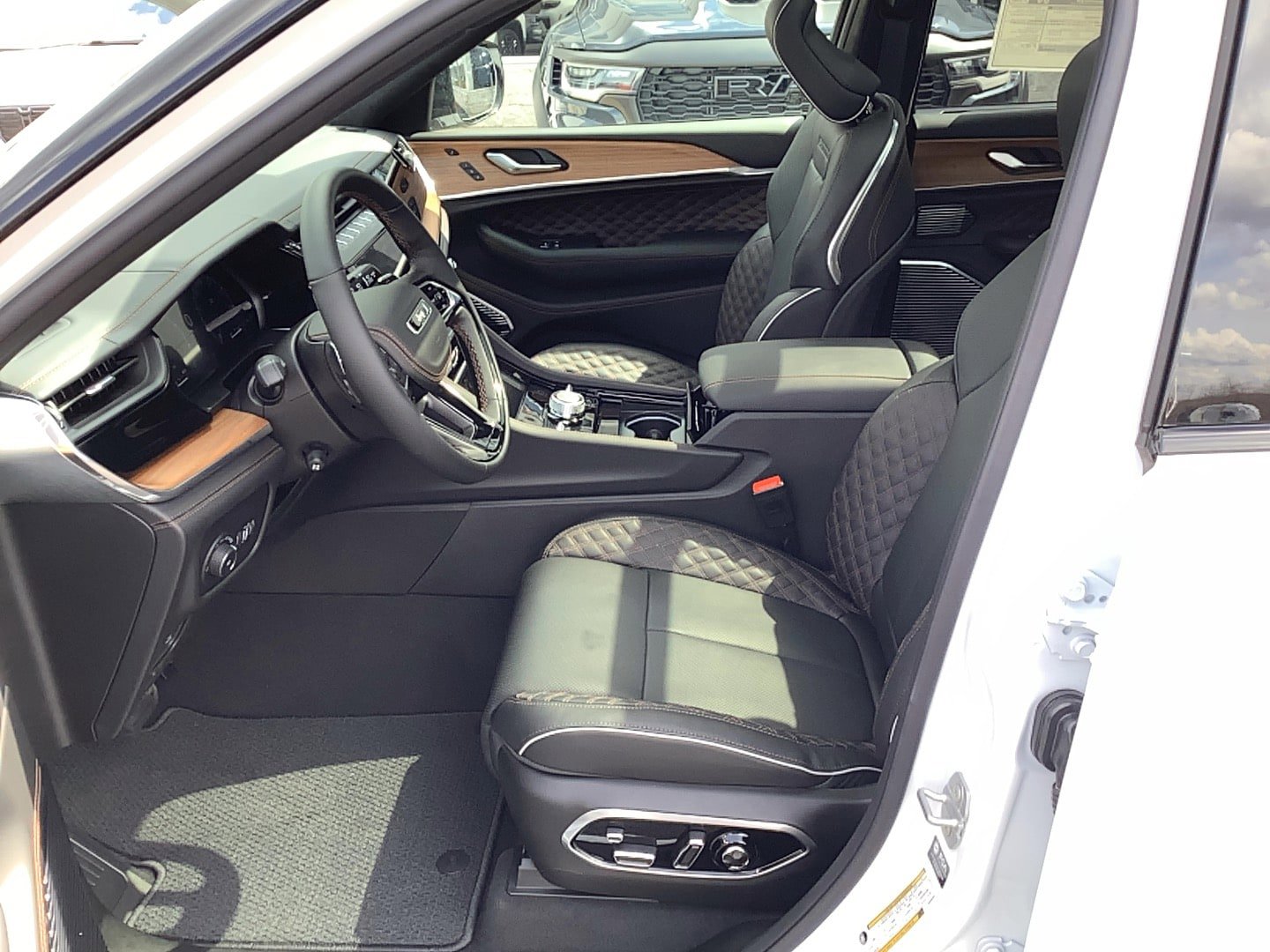 New 2026 Jeep Grand Cherokee L Summit AWD/4WD image 10
