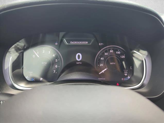 Used 2024 RAM 1500 Laramie AWD/4WD image 9