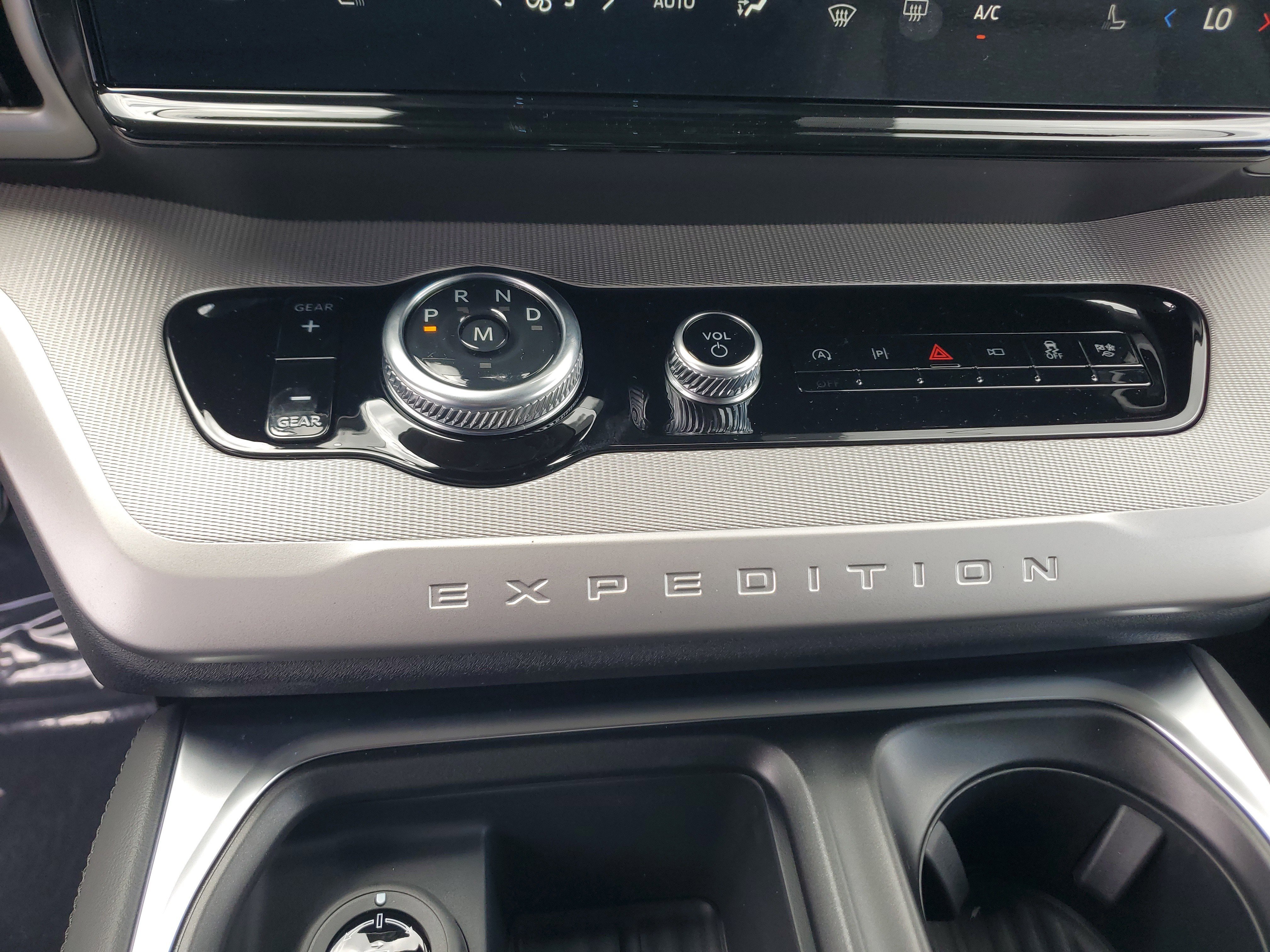 New 2026 Ford Expedition Active RWD image 17