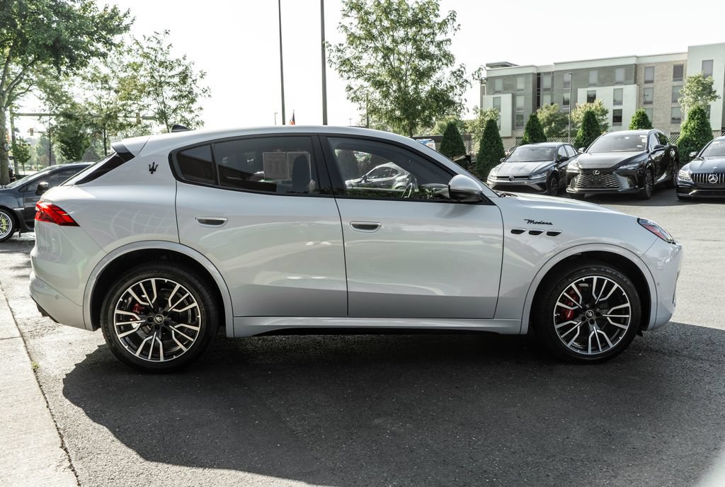 Used 2023 Maserati Grecale Modena AWD/4WD image 3
