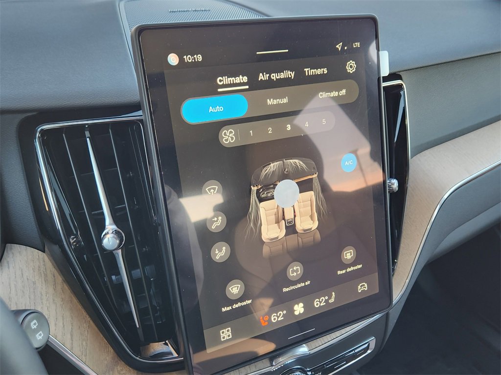 New 2026 Volvo XC60 B5 Plus w/ Climate Package image 9