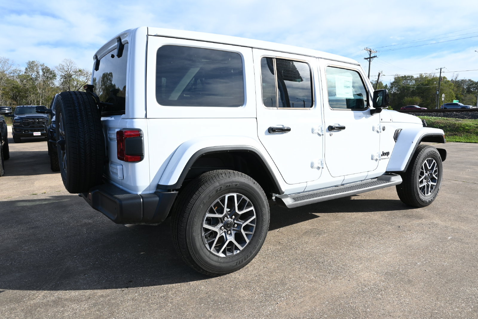 New 2025 Jeep Wrangler Unlimited Sahara AWD/4WD image 3