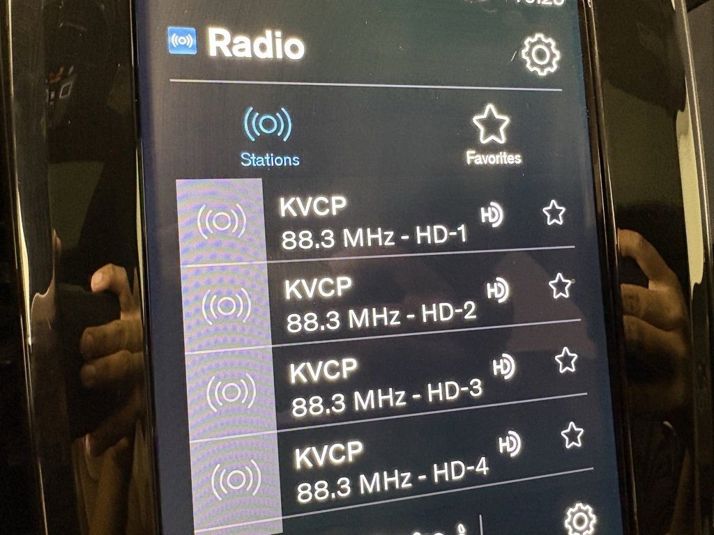 Used 2025 Volvo V90 B6 Cross Country Plus w/ Protection Package Premier image 26